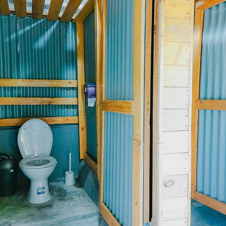 Kokos Hostel Padang City מראה חיצוני תמונה