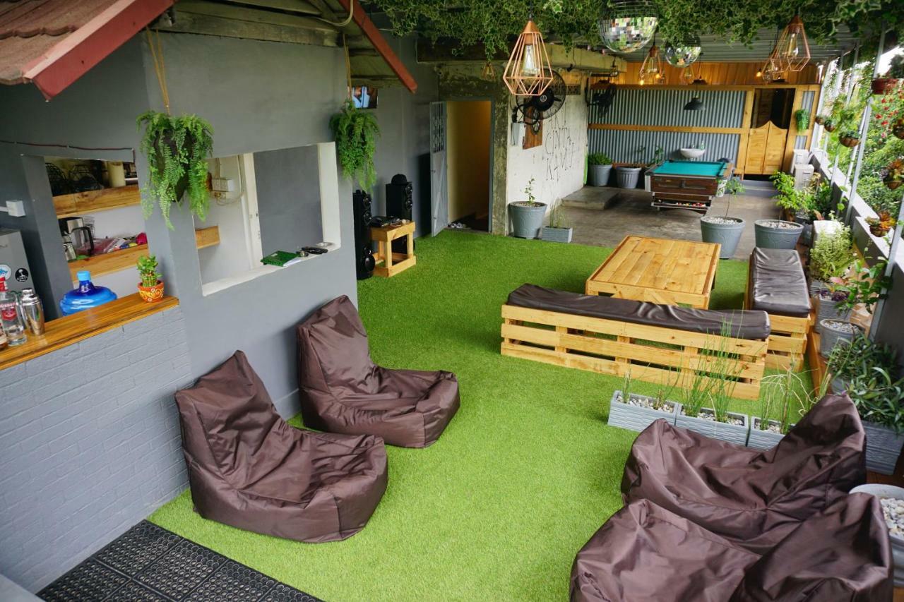 Kokos Hostel Padang City מראה חיצוני תמונה