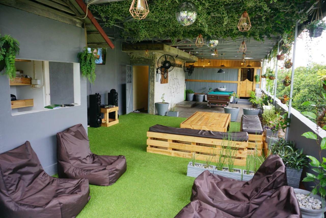 Kokos Hostel Padang City מראה חיצוני תמונה